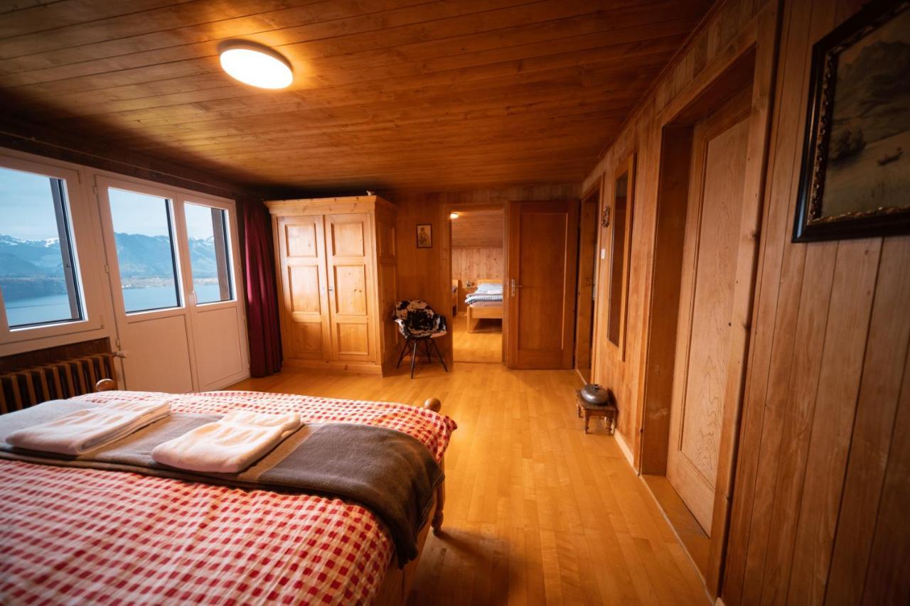 Chalet Egglen "Typical Swiss House, Best Views, Private Jacuzzi" Sigriswil Buitenkant foto