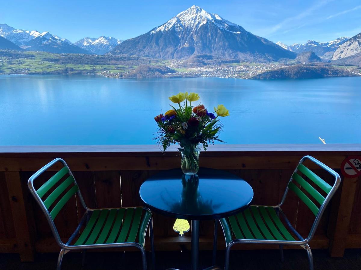 Chalet Egglen "Typical Swiss House, Best Views, Private Jacuzzi" Sigriswil Buitenkant foto