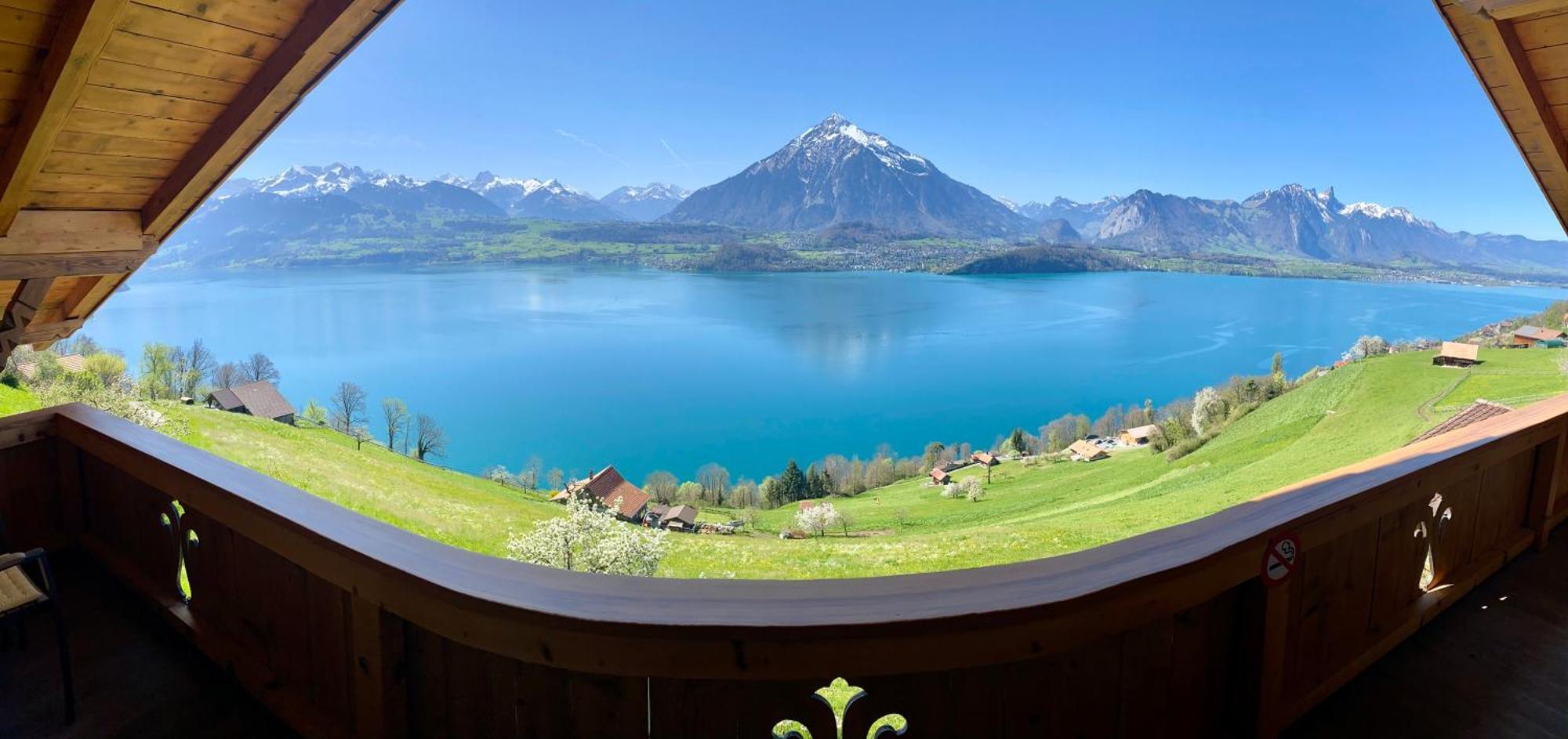 Chalet Egglen "Typical Swiss House, Best Views, Private Jacuzzi" Sigriswil Buitenkant foto
