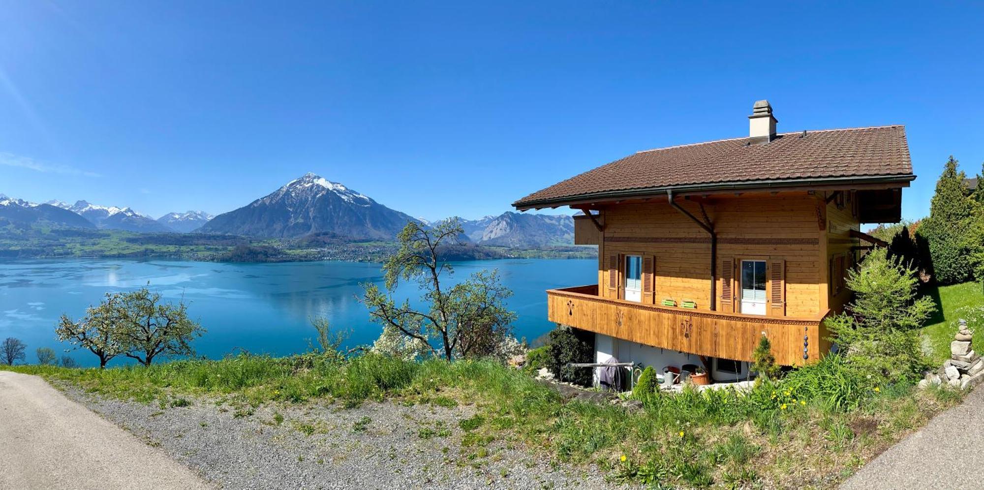 Chalet Egglen "Typical Swiss House, Best Views, Private Jacuzzi" Sigriswil Buitenkant foto