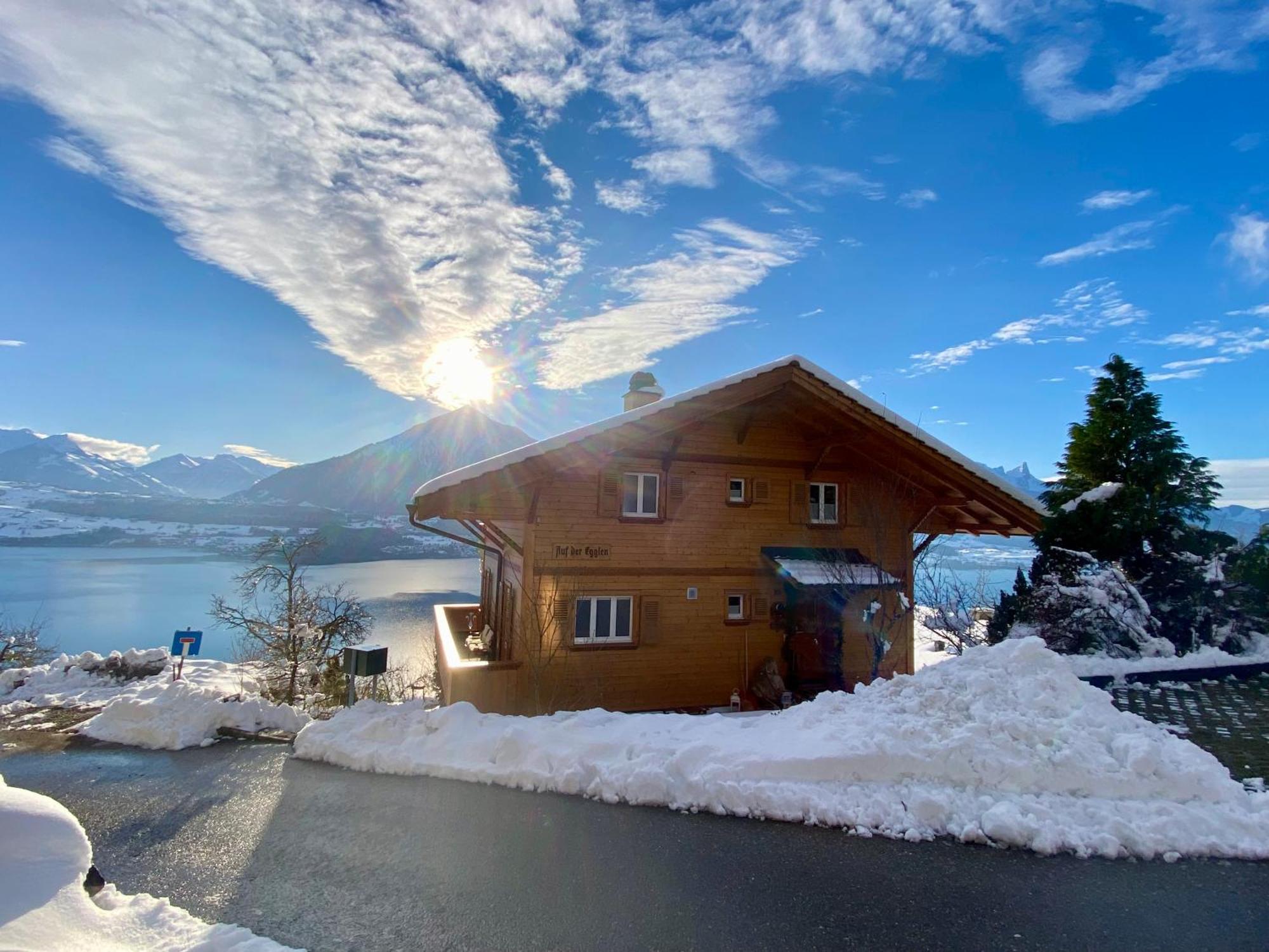Chalet Egglen "Typical Swiss House, Best Views, Private Jacuzzi" Sigriswil Buitenkant foto