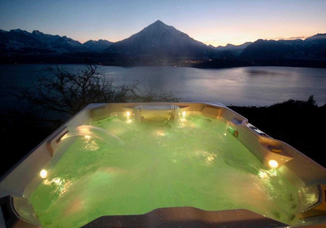 Chalet Egglen "Typical Swiss House, Best Views, Private Jacuzzi" Sigriswil Buitenkant foto