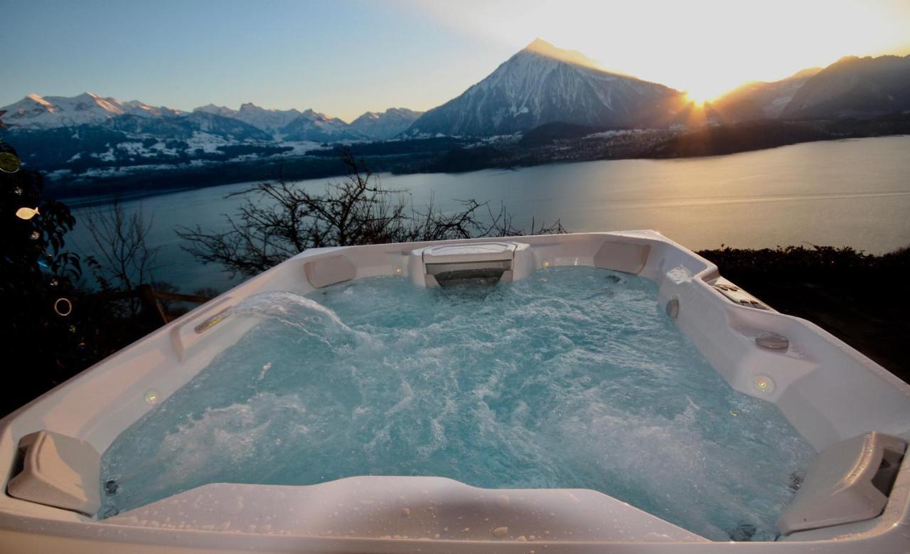 Chalet Egglen "Typical Swiss House, Best Views, Private Jacuzzi" Sigriswil Buitenkant foto